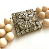 Elegance at the Forefront / Re~Vintage