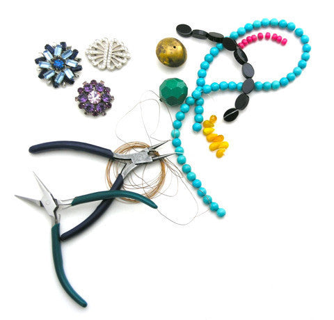 Wednesday June 15th: Mom & Me Necklace Workshop